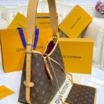 Louis Vuitton Carryall PM M46203 Brown